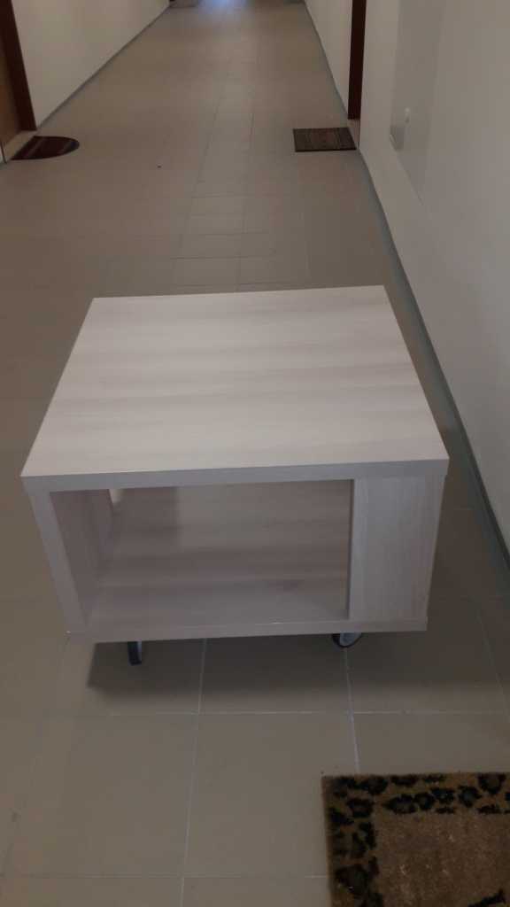 konf. stolek dřevo