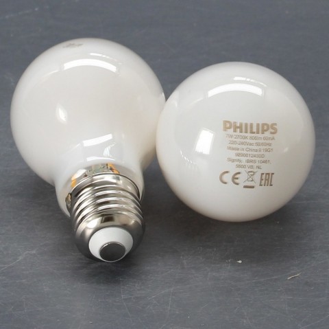 2x LED žárovka Philips 7W